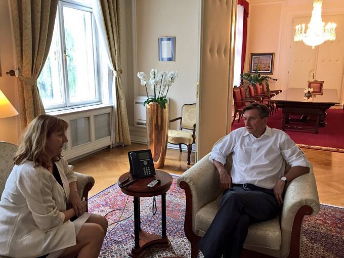 Predsednik Pahor pred razglasitvijo sodbe arbitražnega sodišča o meji med Slovenijo in Hrvaško za Prvi program Radia Slovenija